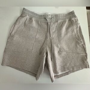 Lululemon At Ease Shorts 7”
